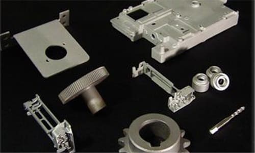 秋元産業株式会社のバリ取り01