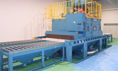 秋元産業株式会社の加工幅2000Wのコンベア装置