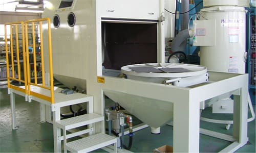 秋元産業株式会社の1500kg金型研掃機