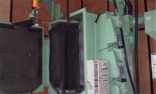 秋元産業株式会社のショットブラスト