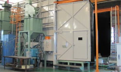 秋元産業株式会社のブラストルーム