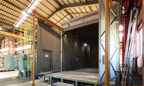 秋元産業株式会社の最大ﾜｰｸ4m×4m（スチールグリット仕上げ）