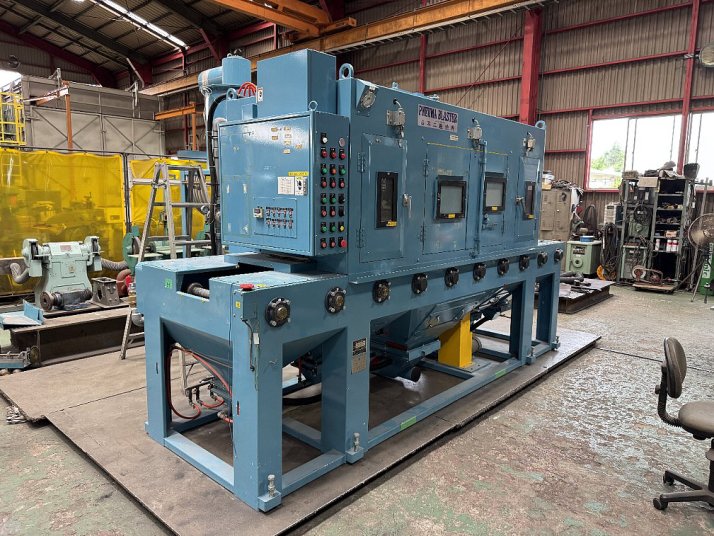 ローラーコンベア式エアブラスト（重力式／研磨材分級機能付き）