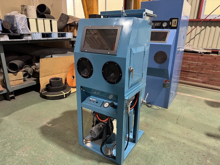 汎用手動式エアーブラスト（重力式／研磨材分級機能付）